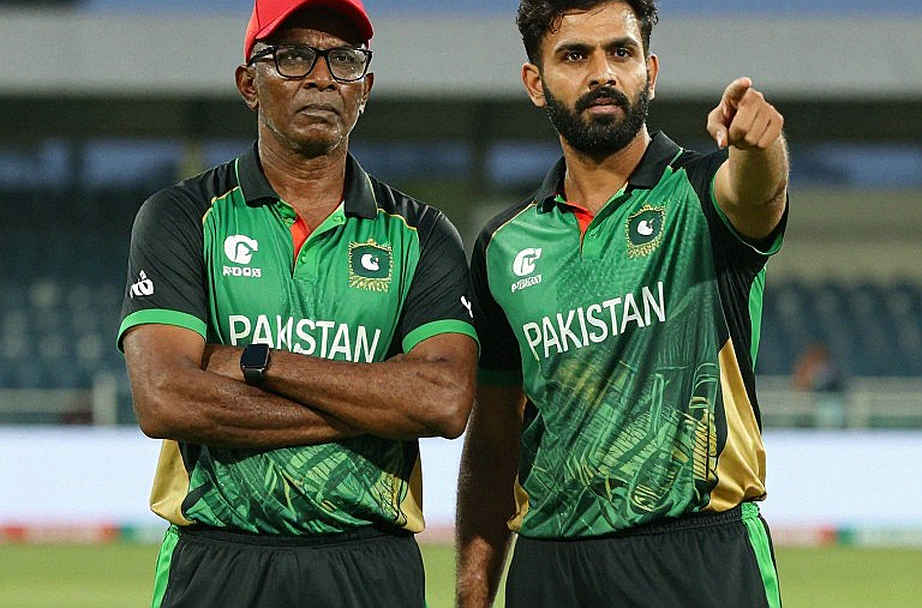 ক্যাপের চাবি, এনওসি-র তালা: জানুয়ারির ভিড়ে বাংলাদেশের ক্রিকেটাররা কোথায় দাঁড়ায়